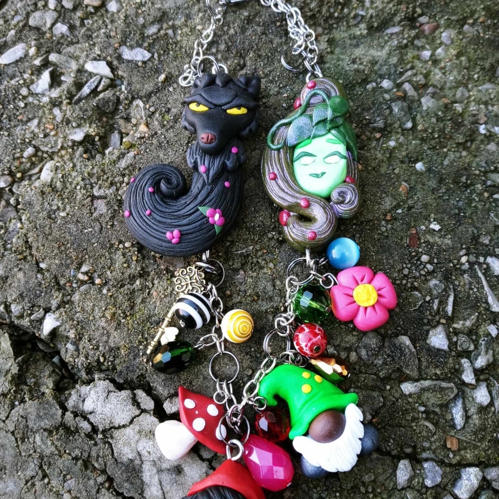 ❤🌹Red Riding 🍄Hood 🐺Necklace 🐺 - Picture 2 of 6